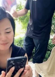 假如把你变成我生活当中用的东西会变啥？小伙却说口红，太逗了