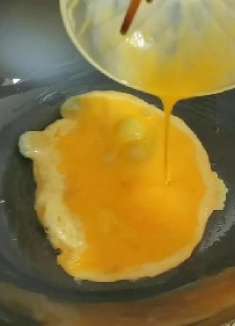 高中生早餐，6：20到校，妈妈花几分钟做了份美味早餐