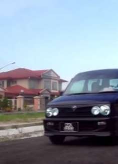 怪叔叔的车被人开走了