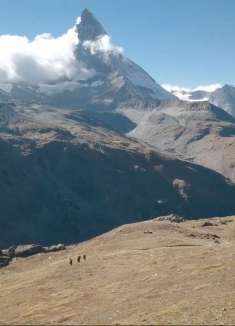 你有一张来自瑞士的明信片，请签收