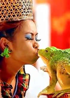 丑女养了只大青蛙，每天亲它上百次，梦想它能变青蛙王子