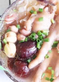 鸡爪汤学会这种简单做法，富含满满的胶原蛋白，健康营养又养颜