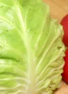 圆白菜搭配番茄是绝配，教你正确做法，脆嫩爽口，鲜香下饭，解馋