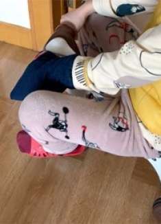 裤子马上就扔了，多亏网友提醒，改一改套在车把上真实用