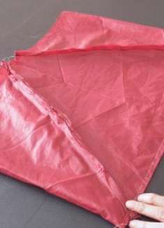 购物收纳袋不用买！用旧雨伞改一个，防水又实用