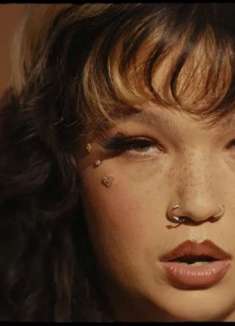 英伦最新才女，即将点燃「夏日之歌」