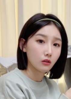 情侣玩游戏殃及他人，看姑娘一招搞定，谁让你们秀恩爱