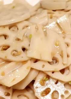 莲藕好吃有方法，试试这道炝拌莲藕，脆嫩爽口，解腻解馋，特别香