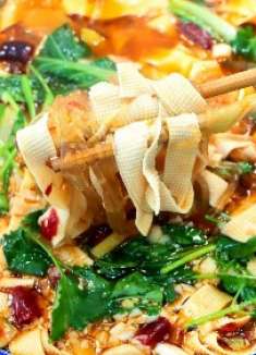 2张豆腐皮1把粉条，教你这样做，我家一周吃5次，香辣开胃真下饭