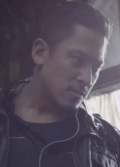 近距离：黑帮老大为了惩罚小弟，竟直接拧断脖子，太心狠手辣了