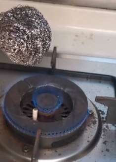 钢丝球放火上烤一烤，想不到这么厉害，好多人还不懂，赶快收藏