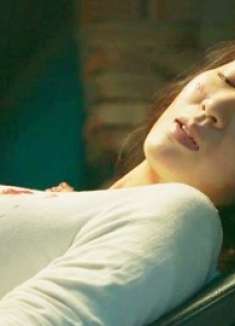 老头专门狩猎美丽少女，带回家毒哑，竟是为了给自己当老婆，简直毫无人性！