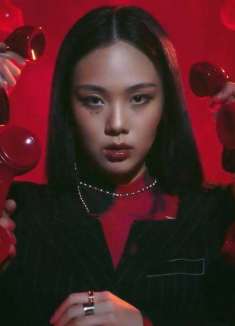 韩国流行歌手 BIBI 最新热曲「The Weekend」官方 MV