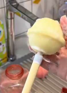 快去看看你家孩子喝的吸管杯里面有没有脏