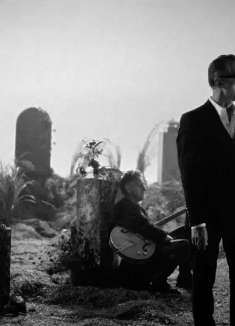 英国 80 年代先锋乐队，赶时髦的暗黑电子