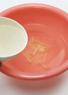 白发不用花钱染了,土豆加它洗头,比染发剂还管用