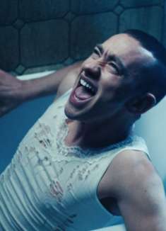 史上最晕 MV，男歌星重新定义「骚帅」