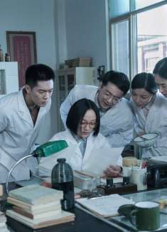 当屠呦呦的名字传遍大街小巷，这位年过86岁的老科学家还浑然不知