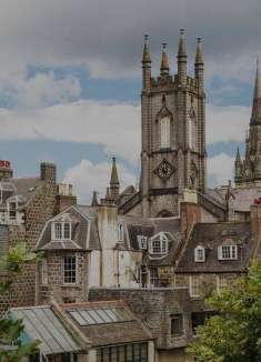 灰色暴风雨，气感受阿伯丁的自然之美