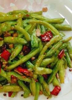 和全网做法都不同的干煸豆角，只因多加一步，就变得入味十足！