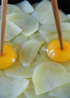 土豆里加2鸡蛋这样做太香了，不炒不炖不油炸，出锅比吃肉还香