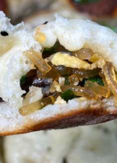 天冷了就想吃水煎包，底部焦香，蓬松柔软，一口一个，吃得超过瘾