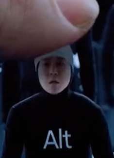 键盘里住着104个人，每次被摁都要命，WASD四个键最惨