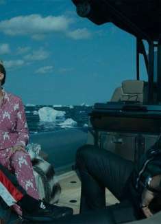 「外推」影视预告，充满阴谋和神秘的世界