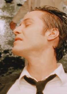 为了拯救女警察，孤身一个人大战地狱之子，用自己的生命召唤撒旦