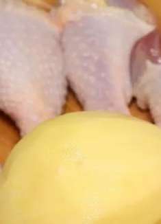 4个鸡腿，1个土豆，简单一做，软糯鲜嫩又入味，出锅家人超爱吃