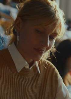 麦当劳：饥饿来袭时，看谁都像 M