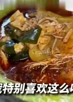 你们感觉在东北12块这么一份的老式麻辣烫值不值