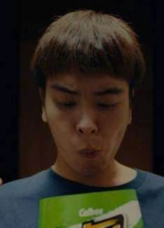 在泰广的循环空间里，有一对耳背的母子