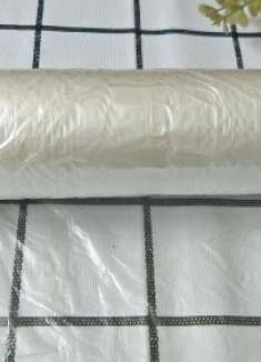 睡觉前把保鲜膜包裹在脚上很多人不明白为什么，快点看看吧