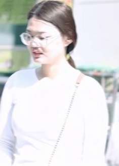 假如给你一百万，让你和陌生人亲一下，你愿意吗？