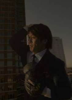 优衣库脑洞广告，没完全变身的奥特曼？