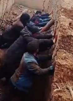 二狗哥搞笑配音，高效率推墙建房