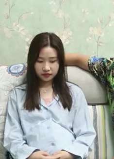 妻子怀孕坚持回娘家养胎，男子贴心送补品，推开门后惊呆