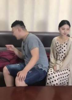 总裁成植物人，妻子叫保安来帮忙，不想总裁突然坐起身