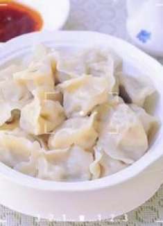  饺子寓意勤快发财饺子。汁多馅又嫩