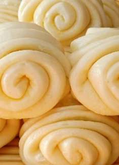 冬天发面只加酵母和白糖是大错，教你一招，15分钟发满盆，超简单