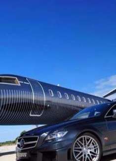 老外测试波音747引擎推力有多大，看看这两辆小汽车就知道了！