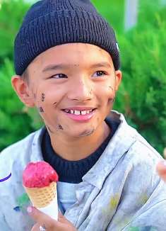 女人戏弄小乞丐，但当女儿有难，看见《救命恩人》却惊呆了！