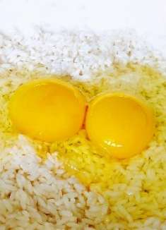 我家大米从来不焖饭，加2个鸡蛋，香甜松软，天天吃都吃不够，香