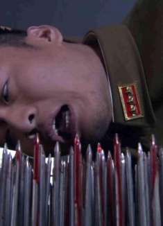 军统不说实话，女处长直接把他按在钉板，吓得哭爹喊娘全招了