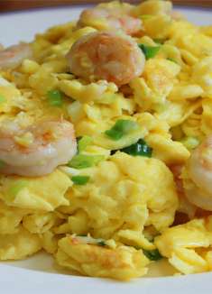 厨师长教你滑蛋虾仁的简单做法，步骤详细，滑嫩鲜香老少皆宜