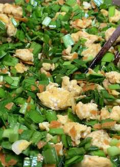 调韭菜鸡蛋馅，很多人第一步就错了，教你正确做法，出锅太好吃了