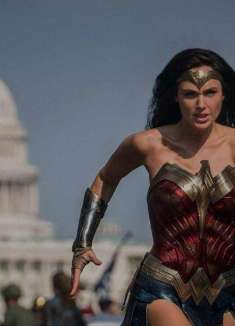 奇幻冒险版「神奇女侠」，动作打戏看到爽！