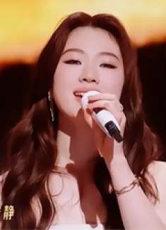 单依纯又杀疯了！2025最新一首歌又一夜破亿，网友：耳朵又怀孕了