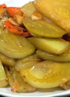 原来青西红柿也可以吃 ,制作简单又快捷,可下饭